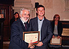 Daniele Casagrande riceve il premio da Ugo Ascoli